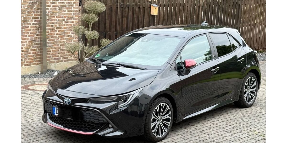 Toyota Corolla 17.500 km 22.300 &euro; Düsseldorf 40547