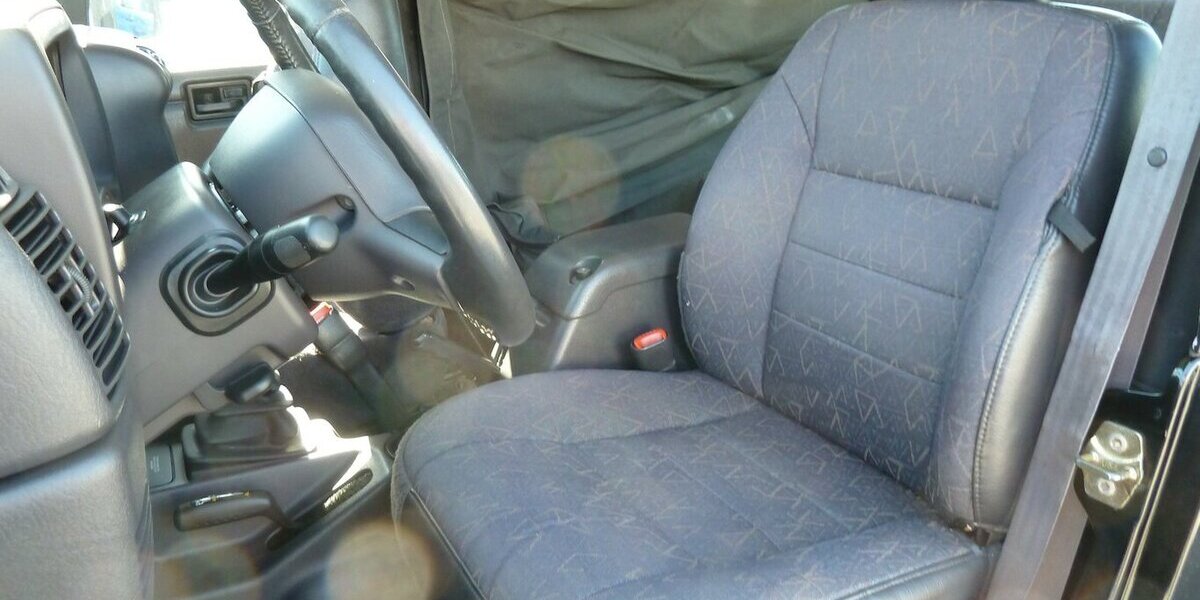 Jeep Wrangler 2.5 Sport Hartop Verdeck kein Tüv 123.000 km 8.900 &euro; Ratingen 40885