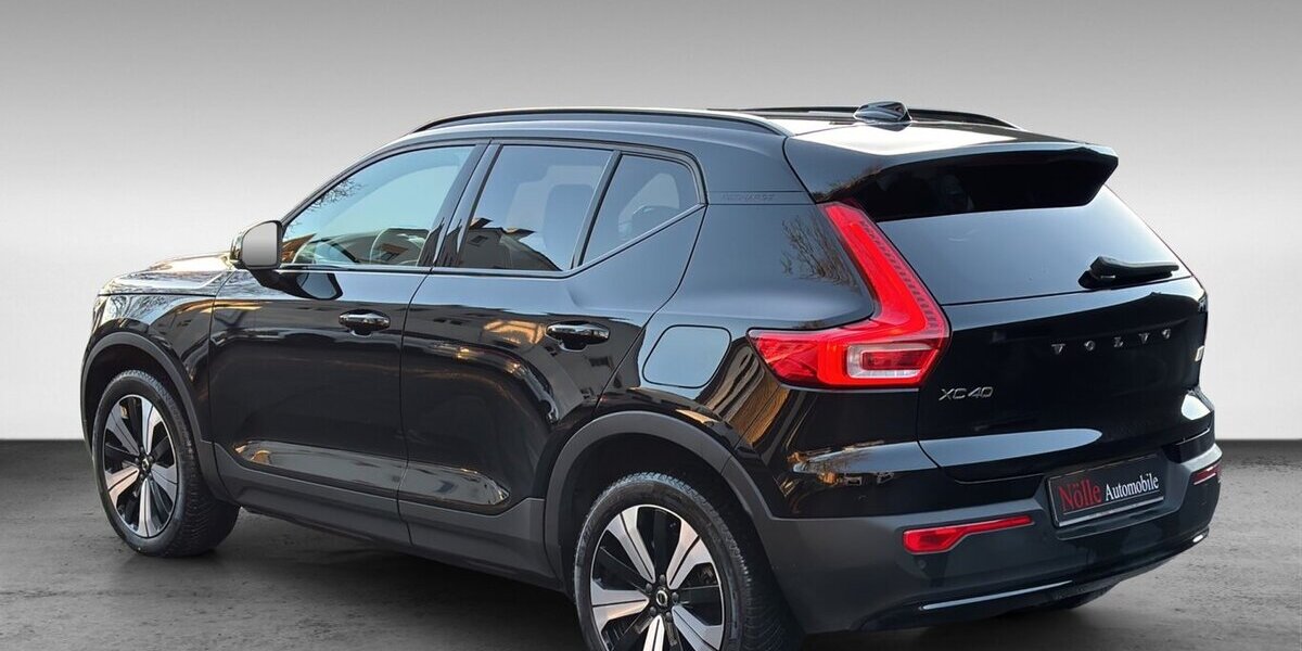 Volvo XC40 Plus Pure Electric AWD H&K Kamera LED StdHz 26.430 km 39.900 &euro; Wuppertal 42327