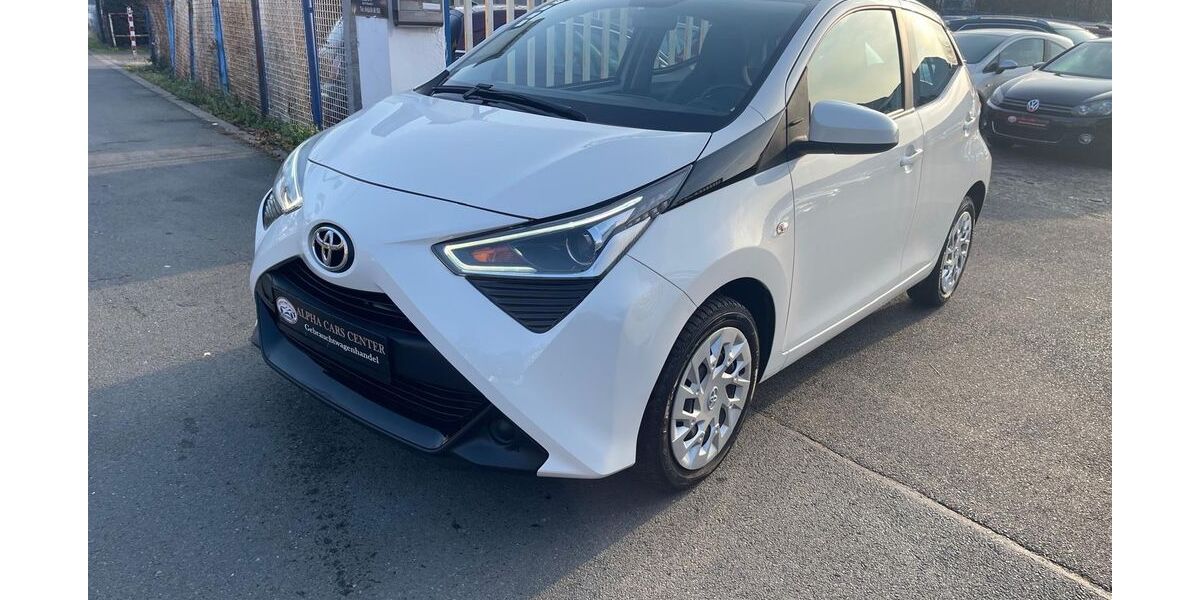 Toyota Aygo (X) 97.607 km 7.990 &euro; Düsseldorf 40549