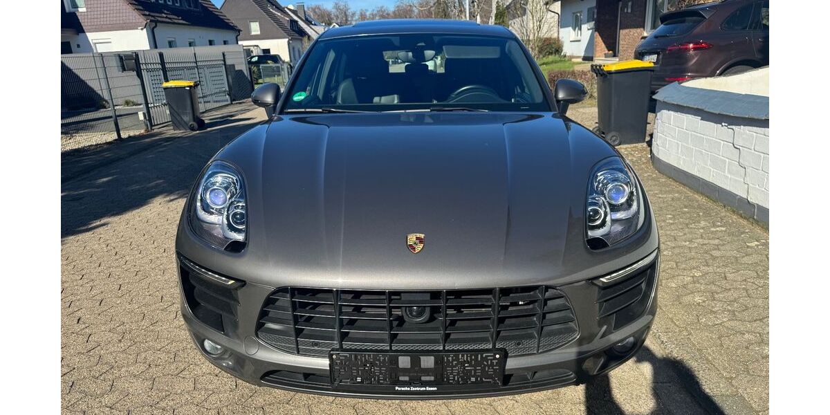Porsche Macan 242.400 km 23.900 &euro; Ratingen 40885