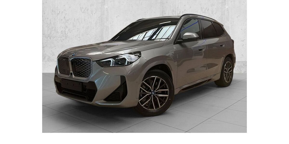 BMW iX1 1.001 km 51.000 &euro; Solingen 42719