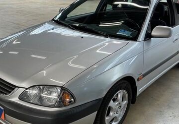 Toyota Avensis 115.235 km 3.490 &euro; Düsseldorf 40235