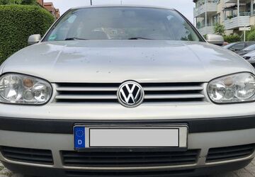 VW Golf 106.000 km 1.300 &euro; Düsseldorf 40468