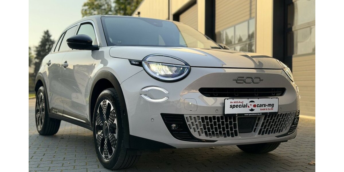 Fiat 600 Hybrid La Prima / KeylessGO / Kamera 26.000 km 18.900 &euro; Mönchengladbach 41066