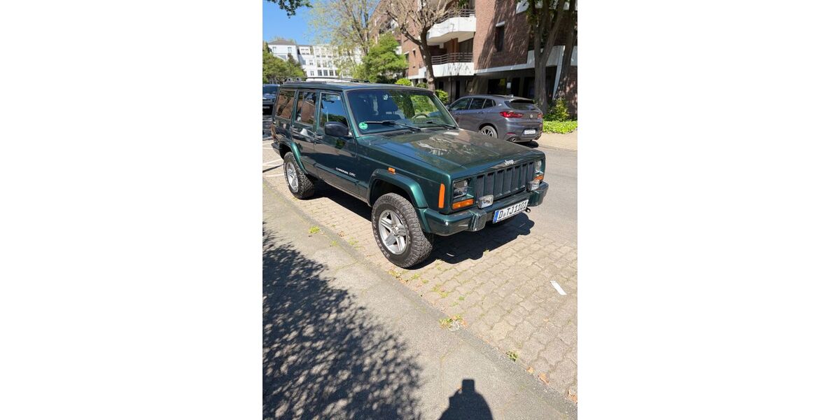 Jeep Cherokee 152.000 km 18.500 &euro; Düsseldorf 40545