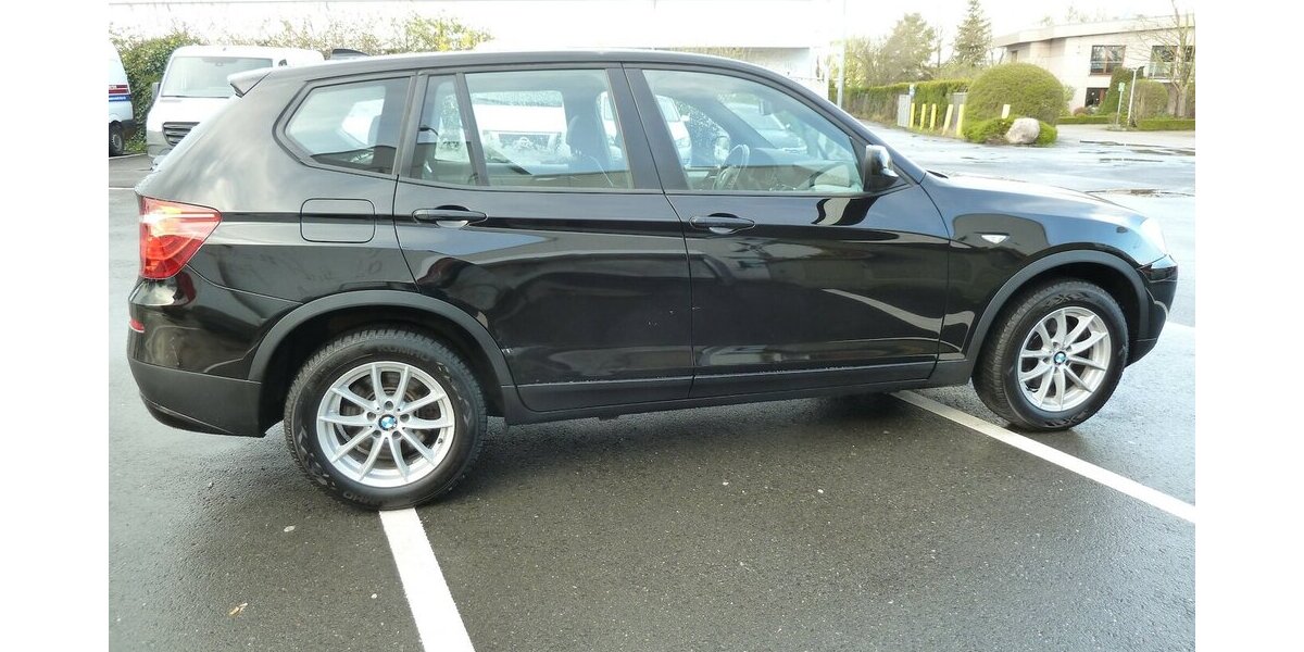 BMW X3 2.0 D x drive Autom. Pano Leder Lachschäden 313.000 km 7.900 &euro; Ratingen 40885