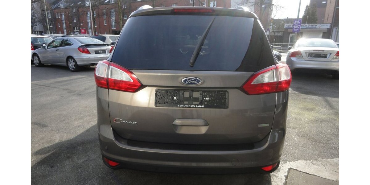 Ford Grand C-Max SYNC Edit. 1,6L/110KW Klima+SHZ+PDC 170.000 km 5.999 &euro; Neuss 41462