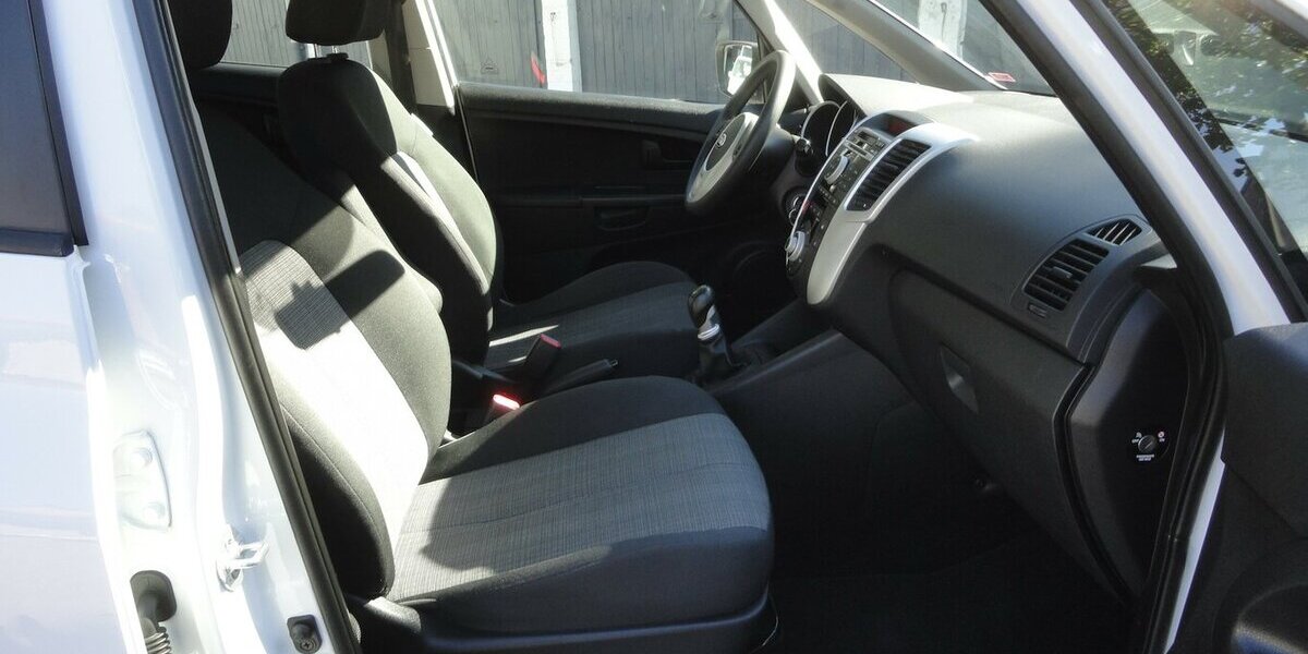 Kia Venga Vision 1,4 Klima SHZ Alu17+ Allwetter 2.Hd 96.000 km 4.950 &euro; Neuss 41462