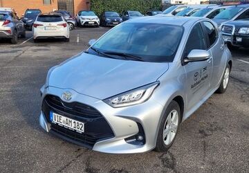 Toyota Yaris 3.500 km 25.480 &euro; Viersen 41748