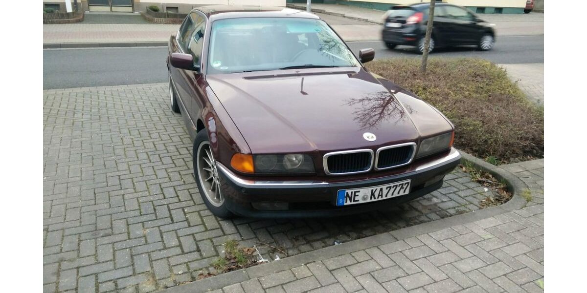 BMW 740 235.000 km 6.500 &euro; Grevenbroich 41515