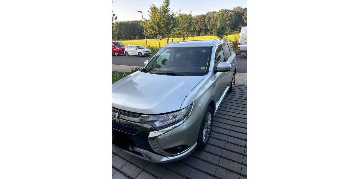 Mitsubishi Outlander 43.000 km 24.000 &euro; Oberhausen 46147
