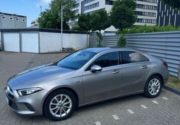 Mercedes-Benz A 250 69.500 km 21.300 &euro; Düsseldorf 40223