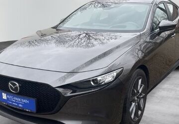 Mazda 3 4.184 km 30.890 &euro; Düsseldorf 40472