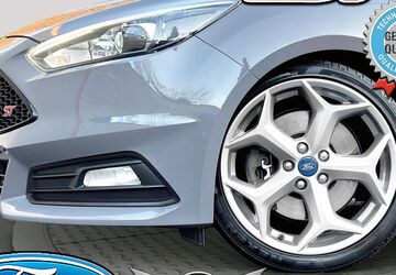 Ford Focus 99.891 km 13.990 &euro; Düsseldorf 40625