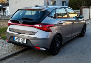 Hyundai i20 60.300 km 11.700 &euro; Düsseldorf 40231