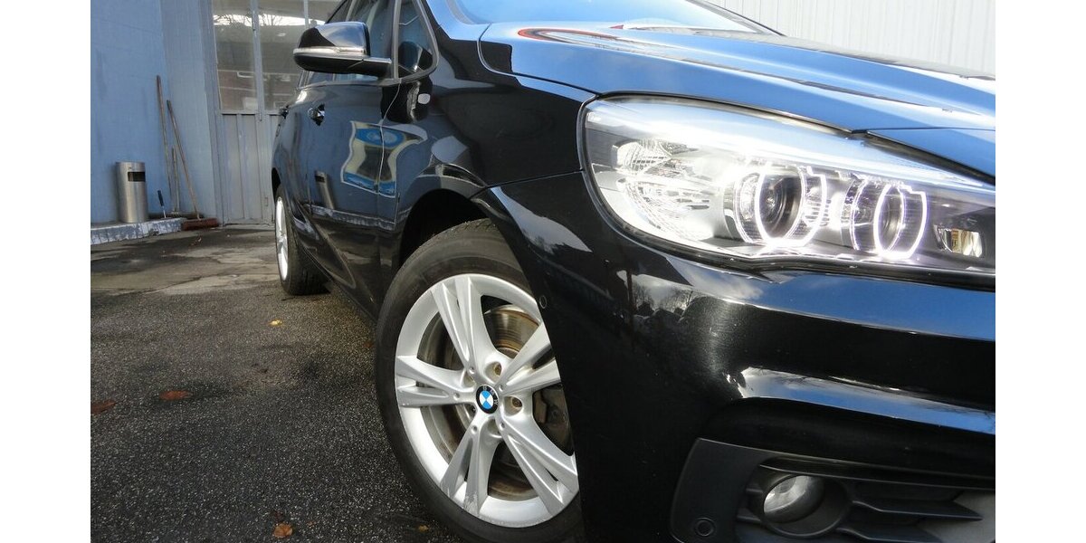 BMW 218 Active Tourer Autom Navi LED Klimatr.PDC SHZ 112.000 km 12.900 &euro; Neuss 41462