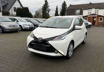 Toyota Aygo (X) 46.000 km 8.290 &euro; Mönchengladbach 41063