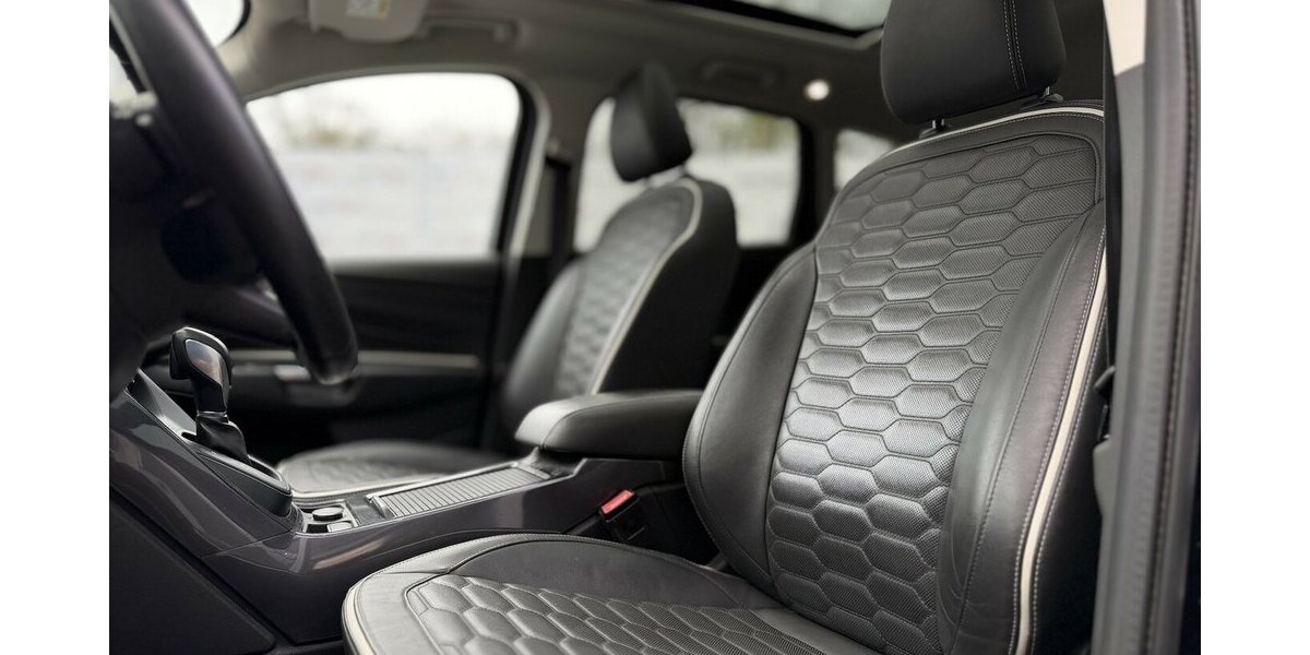 Ford Kuga Vignale / Panorama / Kamera / Keyless GO 34.000 km 22.900 &euro; Mönchengladbach 41066