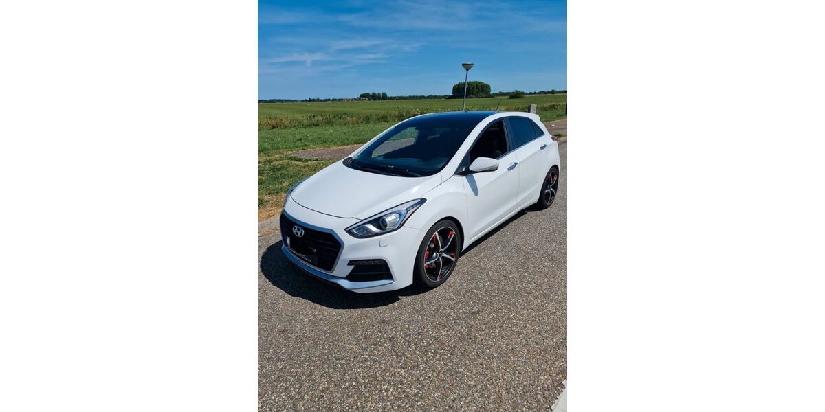 Hyundai i30 103.000 km 13.400 &euro; Remscheid 42897