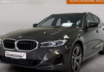 BMW 330 59.226 km 32.999 &euro; Düsseldorf 40237