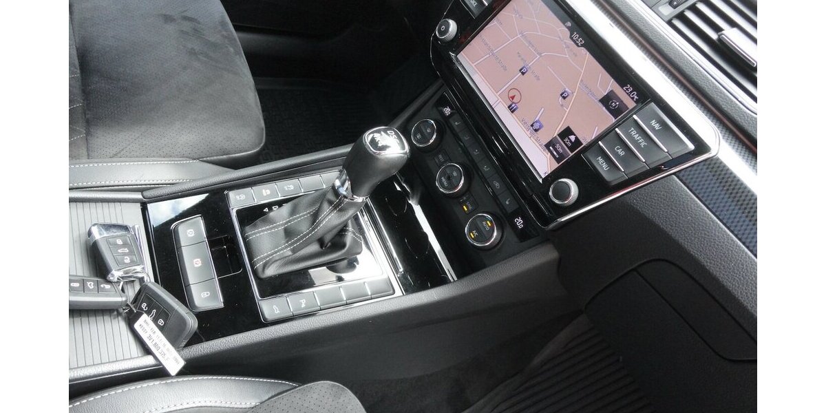 Skoda Superb Sportline4x4 Navi PanoSdach BiXenon Leder 122.000 km 19.999 &euro; Neuss 41462