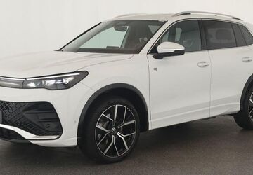 VW Tiguan 16.800 km 43.184 &euro; Düsseldorf 40233