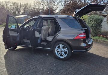 Mercedes-Benz ML 350 147.650 km 22.000 &euro; Mönchengladbach 41199