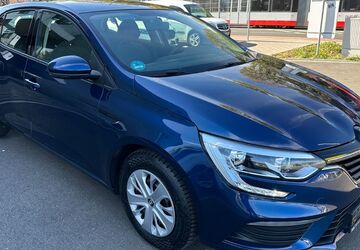 Renault Megane 76.000 km 9.980 &euro; Duisburg 47138