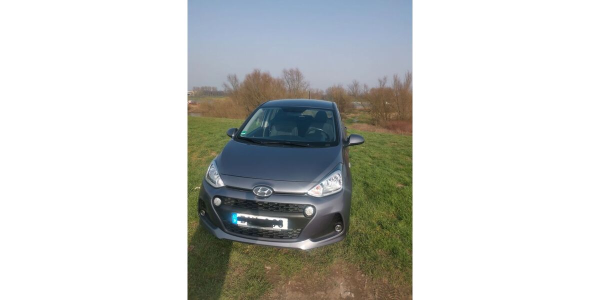 Hyundai i10 24.954 km 9.450 &euro; Duisburg 47228