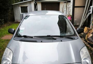 Toyota Yaris 345.000 km 949 &euro; Duisburg 47249