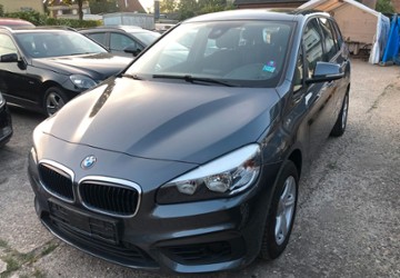 BMW 218 166.589 km 7.990 &euro; Düsseldorf 40231