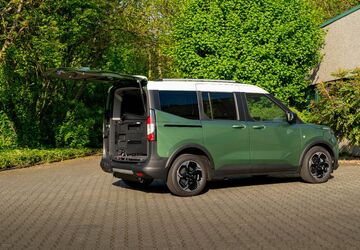 Ford Tourneo Courier 5.032 km 39.990 &euro; Hilden 40721