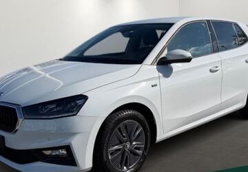 Skoda Fabia 10.000 km 21.480 &euro; Düsseldorf 40233