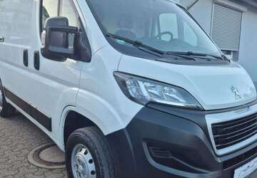 Peugeot Boxer 118.000 km 13.699 &euro; Düsseldorf 40591