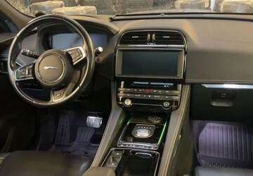 Jaguar F-Pace 61.170 km 23.850 &euro; Remscheid 42859