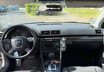 Audi A4 194.000 km 4.700 &euro; Düsseldorf 40235