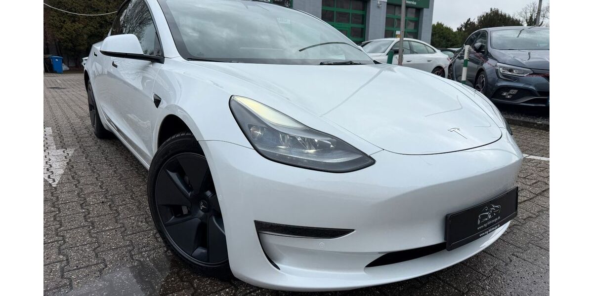 Tesla Model 3 40.970 km 29.949 &euro; Mönchengladbach 41069