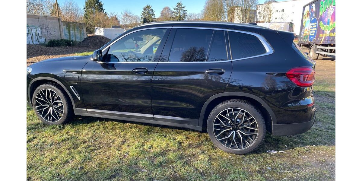 BMW iX3 43.000 km 33.890 &euro; Düsseldorf 40625