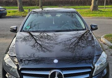 Mercedes-Benz A 180 207.000 km 8.000 &euro; Düsseldorf 40239