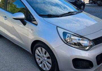 Kia Rio 109.800 km 4.490 &euro; Ratingen 40882