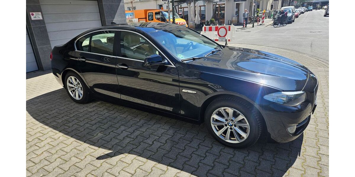 BMW 528 146.500 km 12.900 &euro; Düsseldorf 40212
