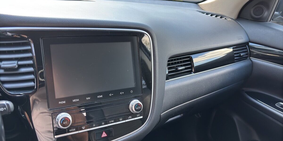 Mitsubishi Outlander PHEV Hybrid Spirit 4WD 1.Hd Leder 56.298 km 6.900 &euro; Wuppertal 42327