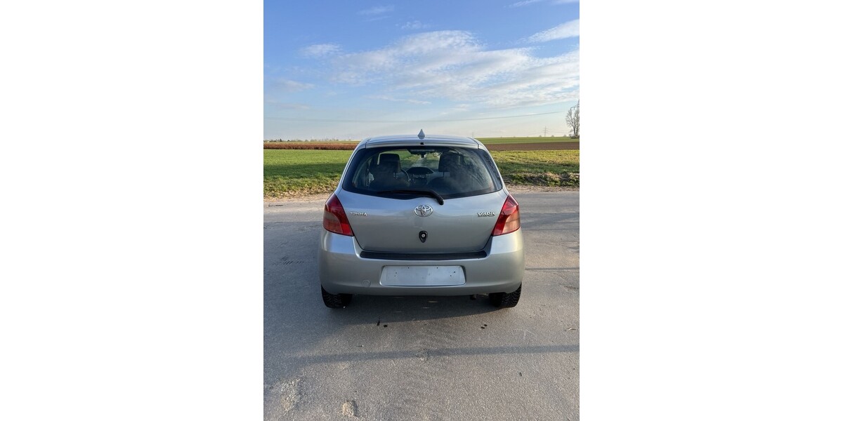 Toyota Yaris 193.000 km 4.700 &euro; Mönchengladbach 41061