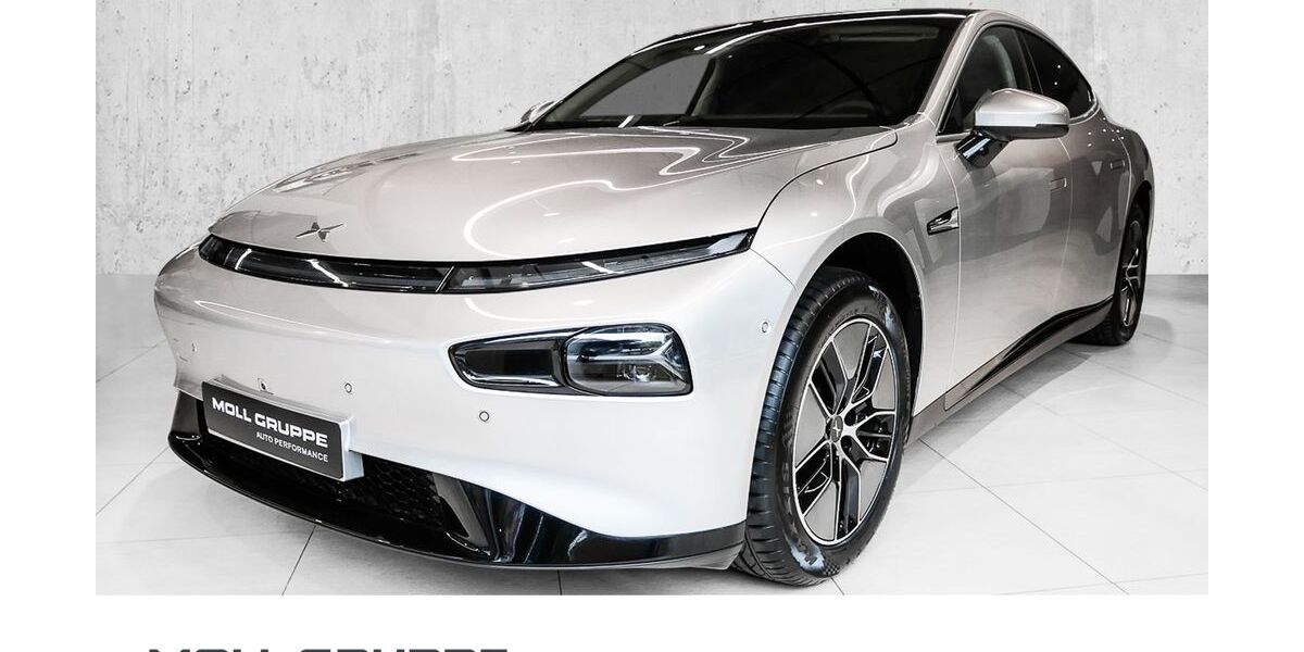XPeng P7 11.501 km 32.950 &euro; Düsseldorf 40547