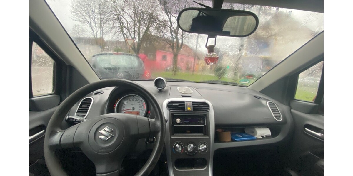 Suzuki Splash 113.345 km 2.600 &euro; Duisburg 47051