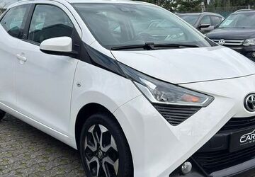 Toyota Aygo (X) 82.000 km 11.999 &euro; Mönchengladbach 41063