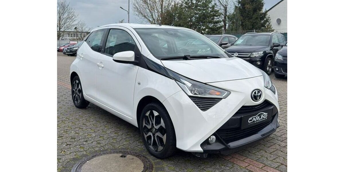 Toyota Aygo (X) 82.000 km 11.999 &euro; Mönchengladbach 41063
