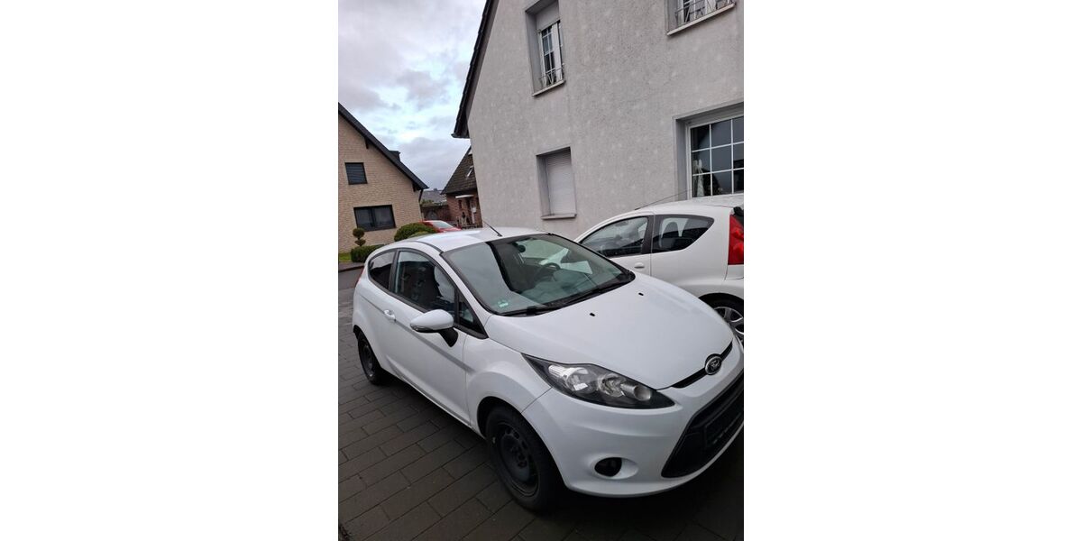 Ford Fiesta 208.778 km 2.200 &euro; Dormagen 41539