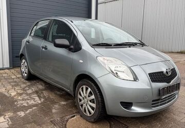 Toyota Yaris 80.000 km 3.999 &euro; Duisburg 47239